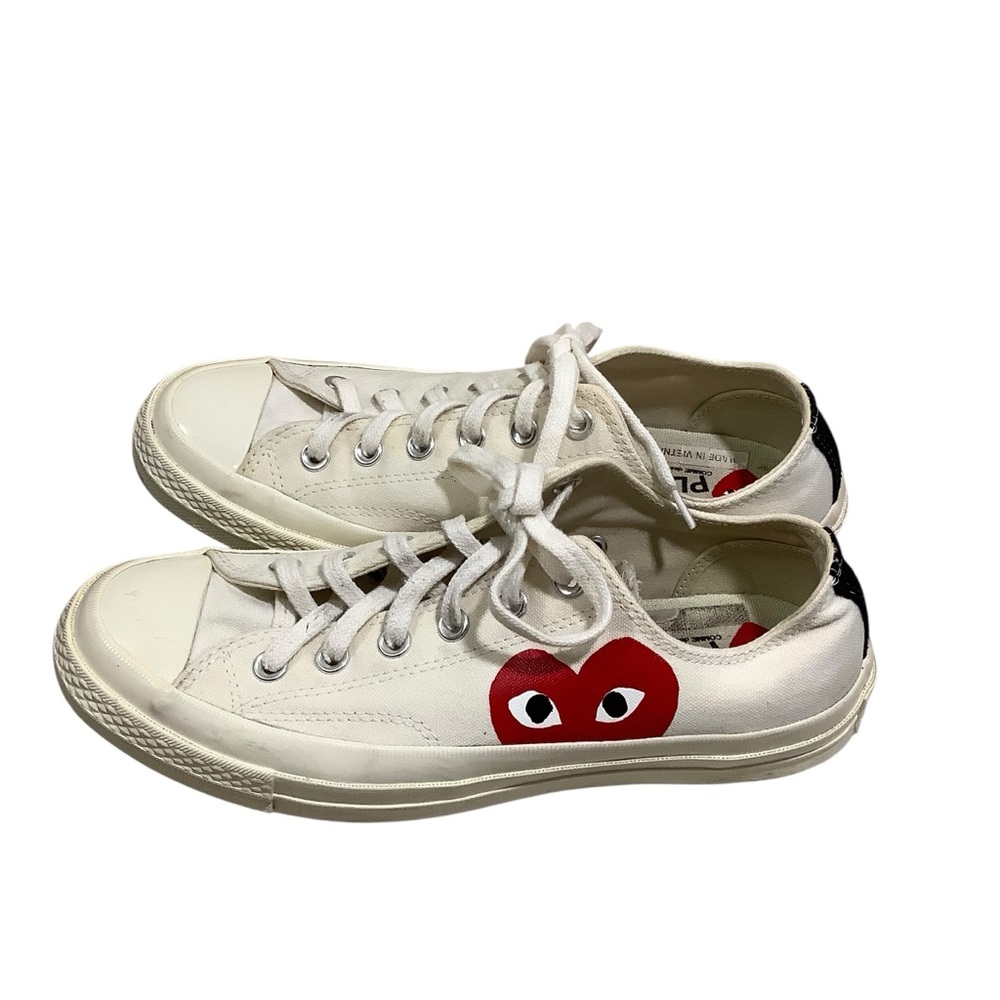 Come Des Garçons Play x Converse Chuck White and Black Sneakers with Red Heart